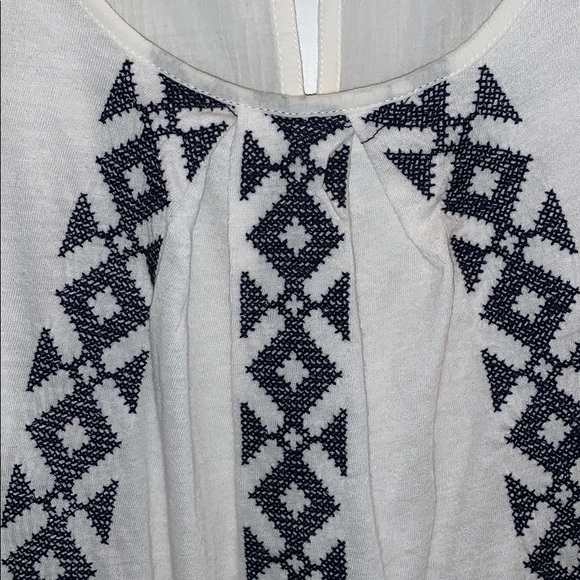 Boho white and navy embroidered top. Size large. - Picture 3 of 4